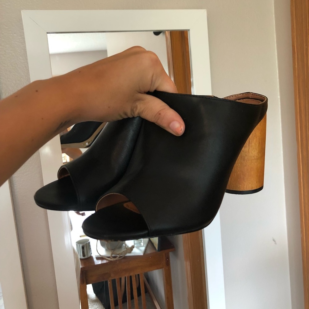 URBAN OUTFITTERS HEEL CLOGS